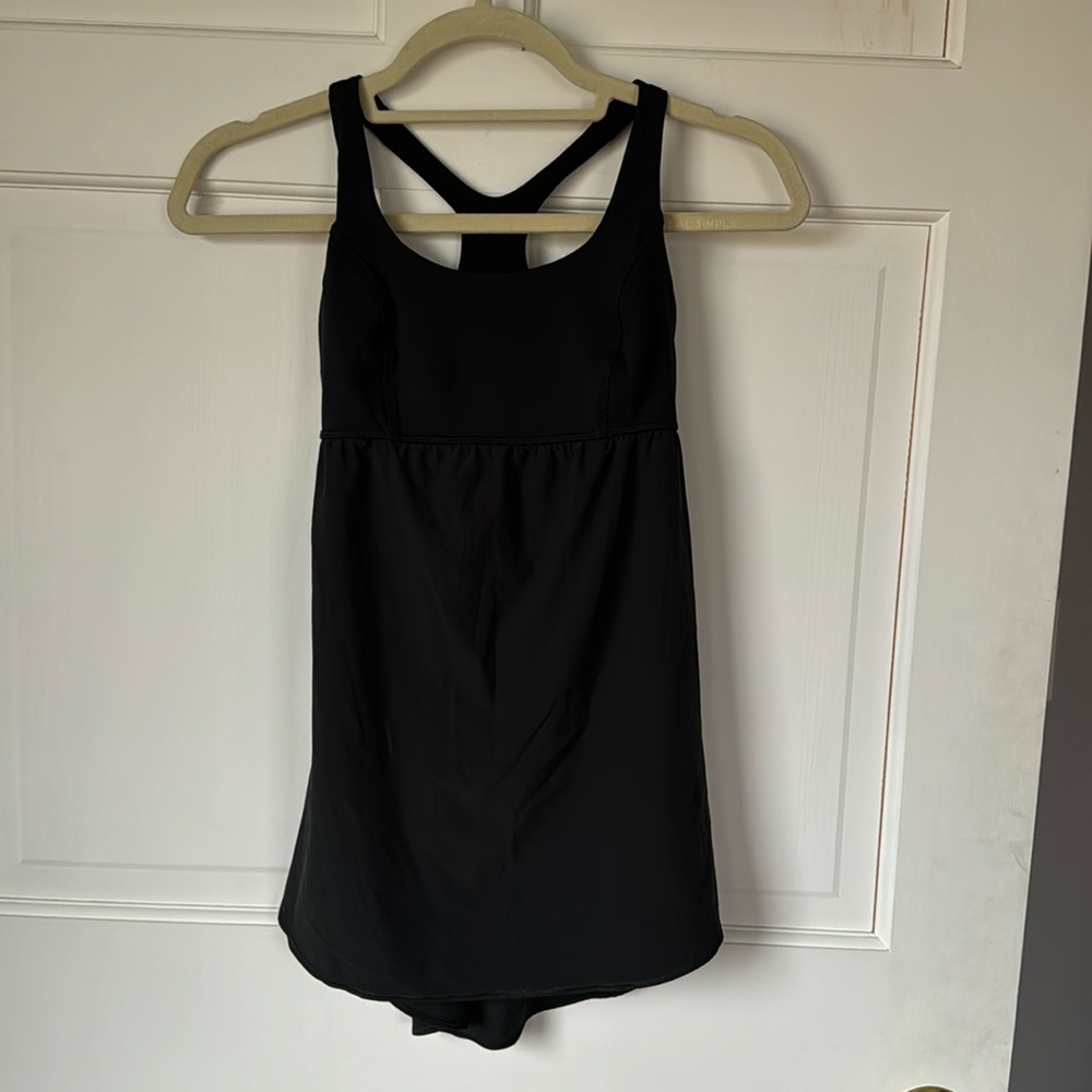 Lululemon Racer Back Tank With Shelf Bra. Size 4
